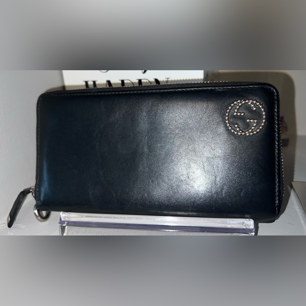Preloved GUCCI Interlocking G Studs Black Leather Zip Around Long Wallet